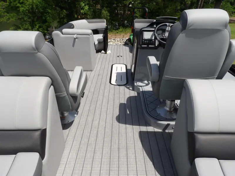 Slide: The Image of Veranda VR22RC 2025 - 14