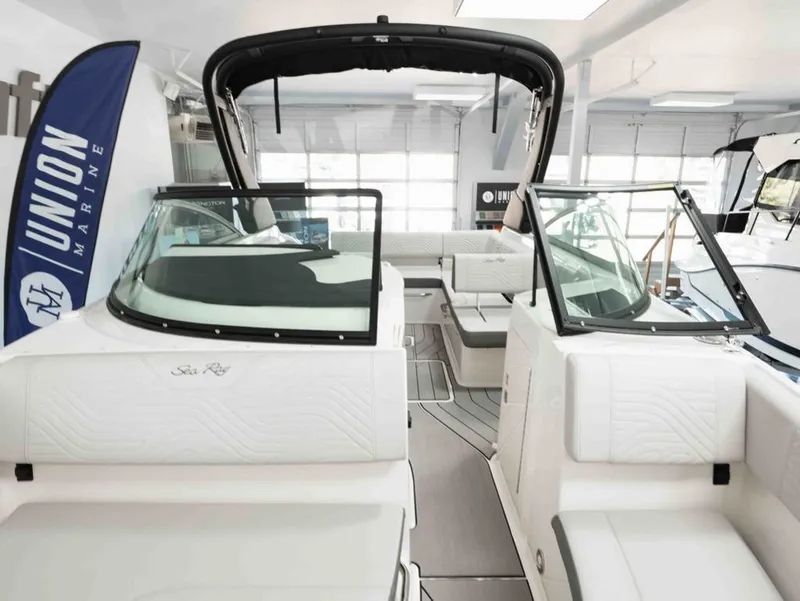 Slide: The Image of Sea Ray SDS 250 SURF 2025 - 11