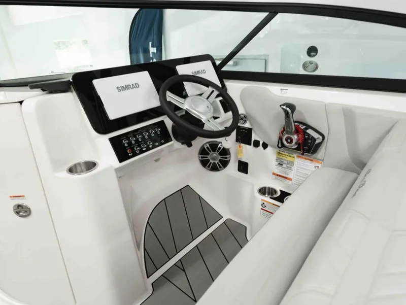 Slide: The Image of Sea Ray SDX 250 Surf 2025 - 7