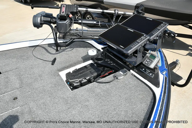 Slide: The Image of 2023 Nitro Z21 XL Pro boat with advanced navigation and control systems. - 36