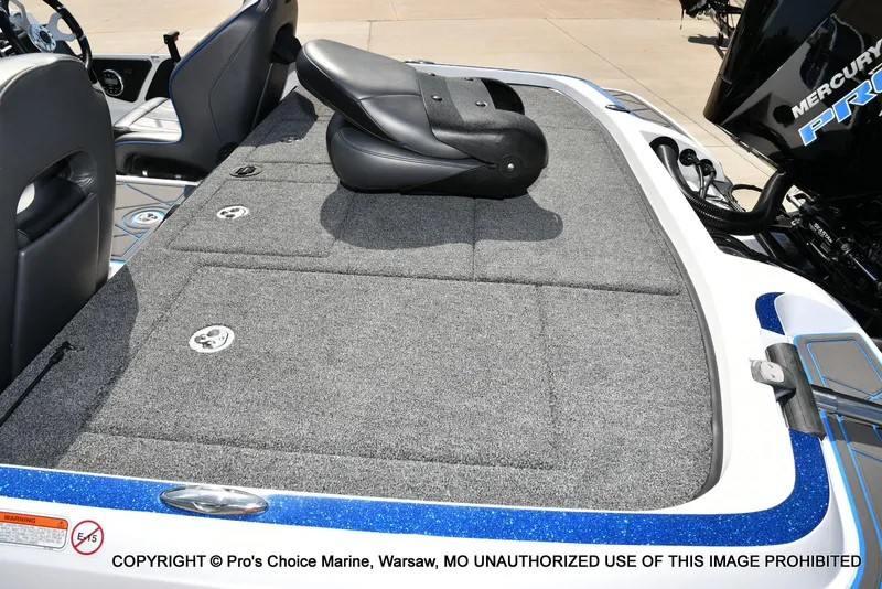 Slide: The Image of 2023 Nitro Z21 XL Pro boat with spacious carpeted deck and seating. - 42