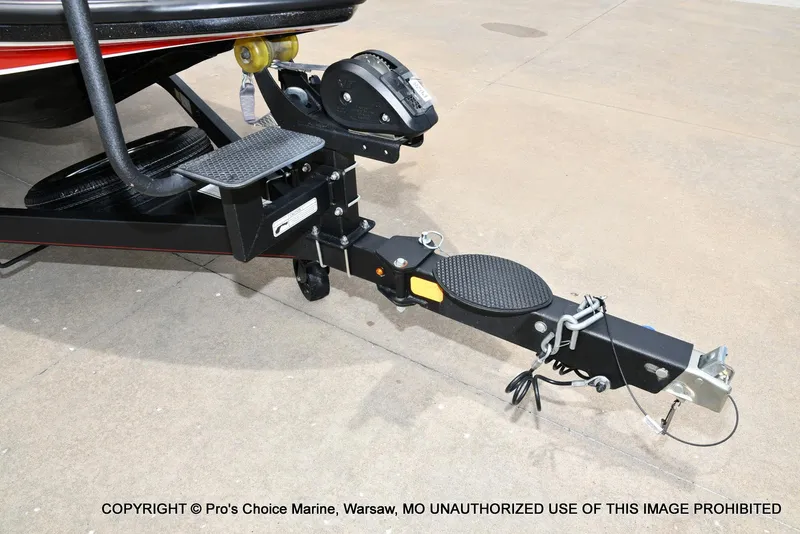 Slide: The Image of Trailer hitch of 2020 Nitro Z20 Pro boat, featuring secure attachments and step platform. - 34