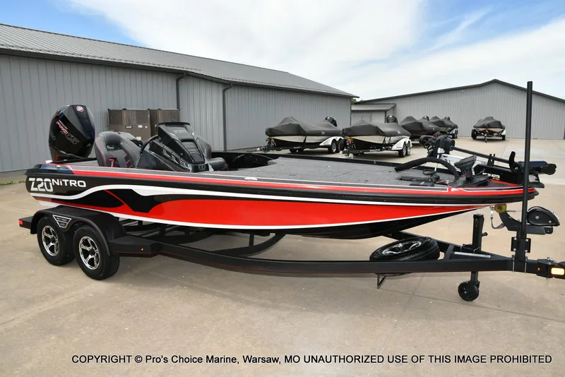 Slide: The Image of Nitro Z20 Pro w/250 Pro-XS 4 Stroke 2020 - 75