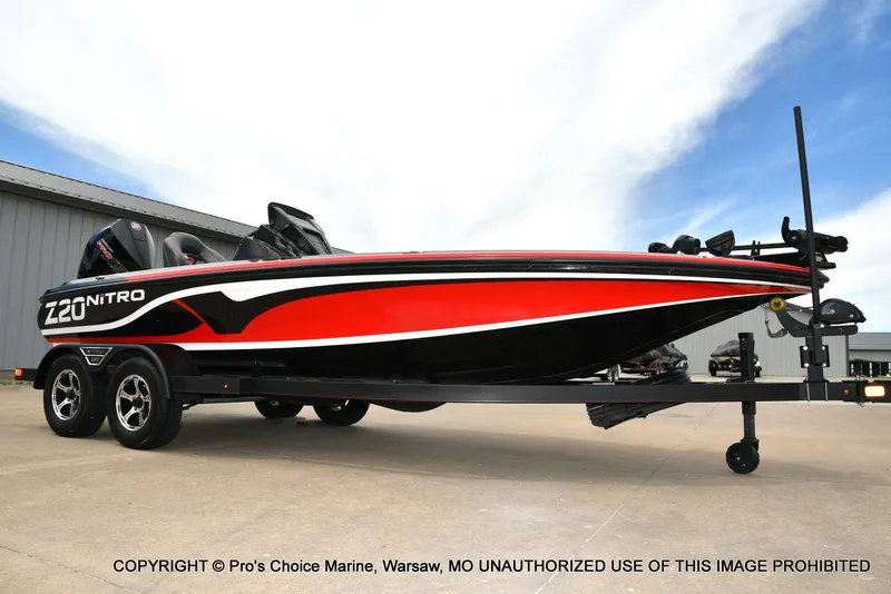 Slide: The Image of Nitro Z20 Pro w/250 Pro-XS 4 Stroke 2020 - 80
