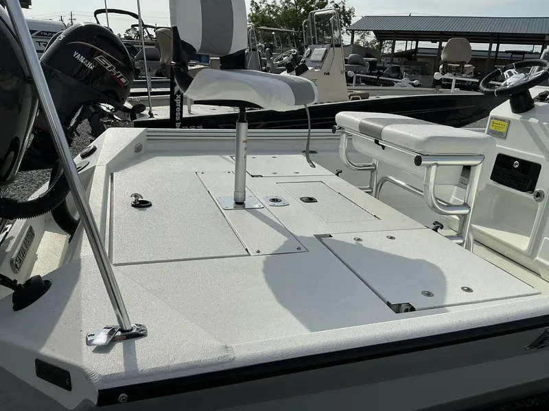 Slide: The Image of Excel Bay Pro 220 220 ELITE 2025 - 10