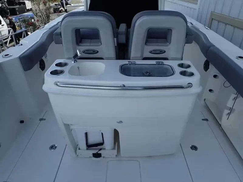 Slide: The Image of Boston Whaler 280 Outrage 2023 - 11