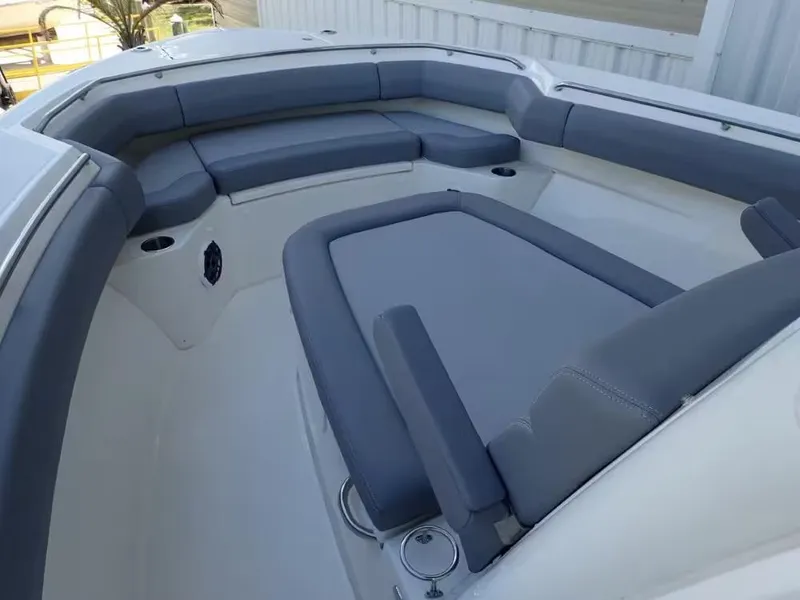 Slide: The Image of Boston Whaler 280 Outrage 2023 - 15