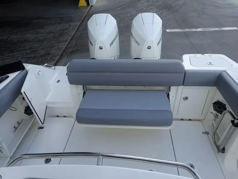 Slide: The Image of Boston Whaler 280 Outrage 2023 - 19