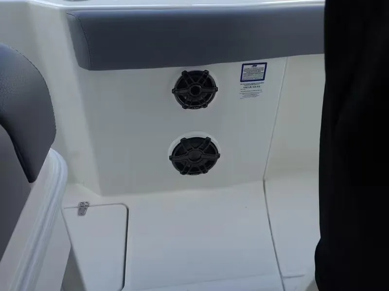 Slide: The Image of Boston Whaler 280 Outrage 2023 - 22