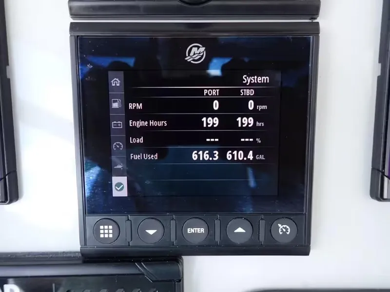 Slide: The Image of Boston Whaler 280 Outrage 2023 - 23