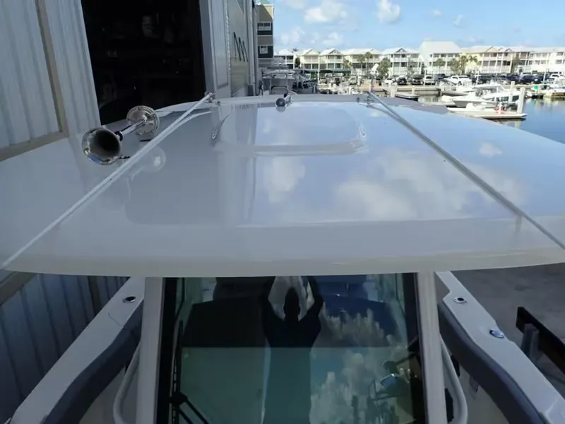 Slide: The Image of Boston Whaler 280 Outrage 2023 - 6