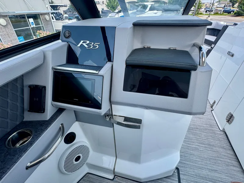 Slide: The Image of Cobalt R35 2024 - 12