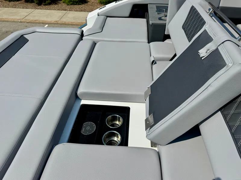 Slide: The Image of Cobalt R35 2024 - 29