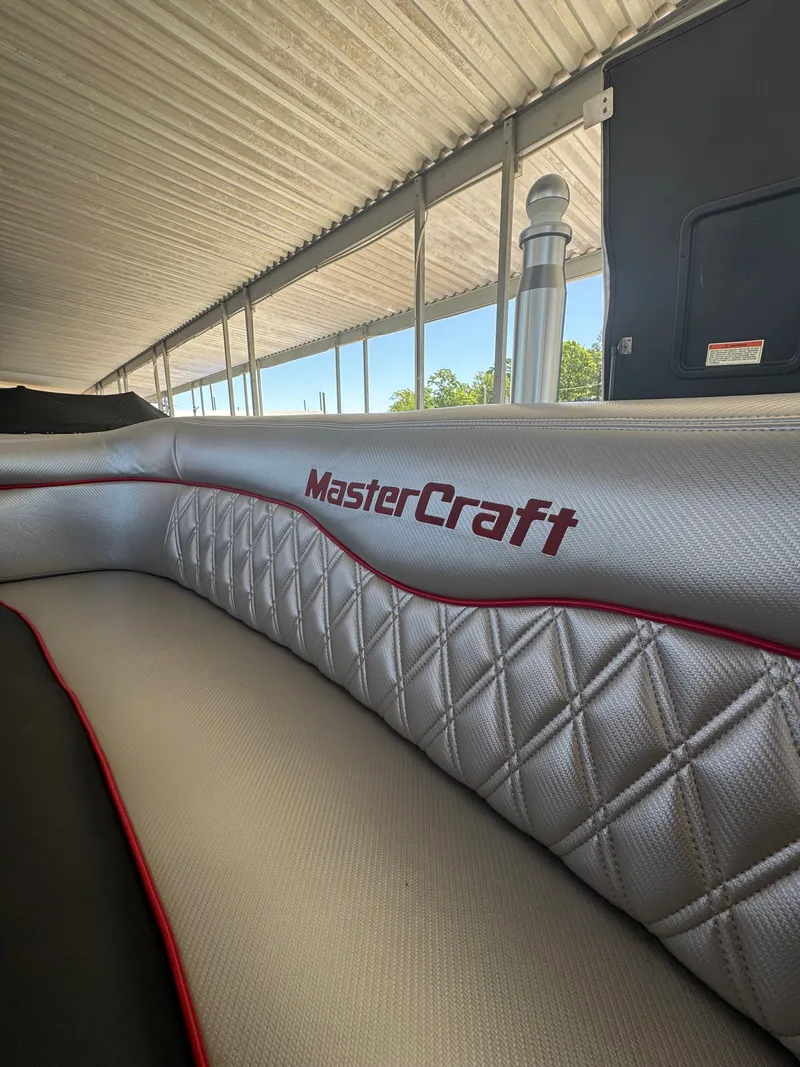 Slide: The Image of MasterCraft XStar 2001 - 17