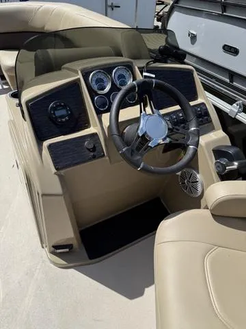 Slide: The Image of Sylvan Mirage 8520 Party Fish 2021 - 5