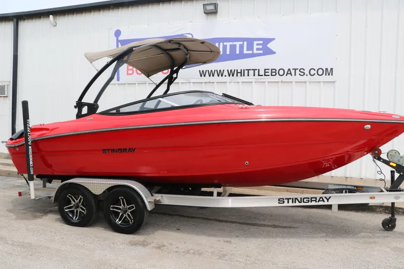 Slide: The Image of Stingray 225 SE 2020 - 11