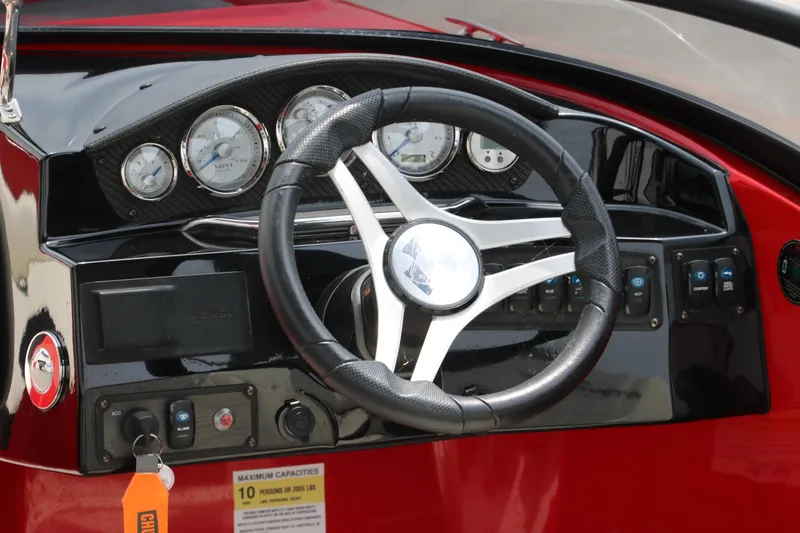 Slide: The Image of Stingray 225 SE 2020 - 15