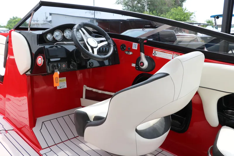 Slide: The Image of Stingray 225 SE 2020 - 22