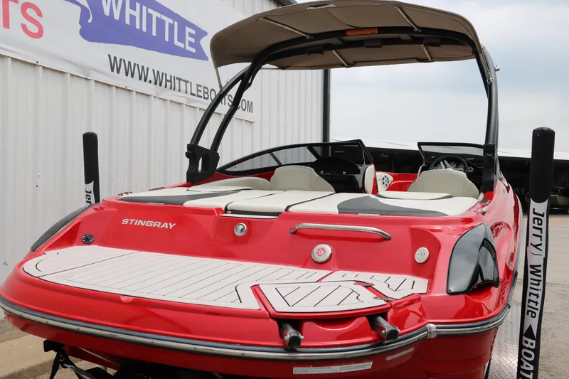 Slide: The Image of Stingray 225 SE 2020 - 4