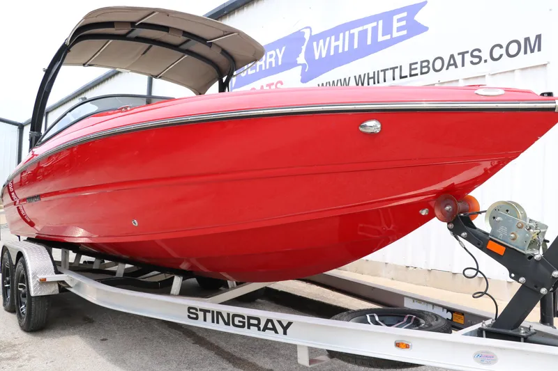 Slide: The Image of Stingray 225 SE 2020 - 9