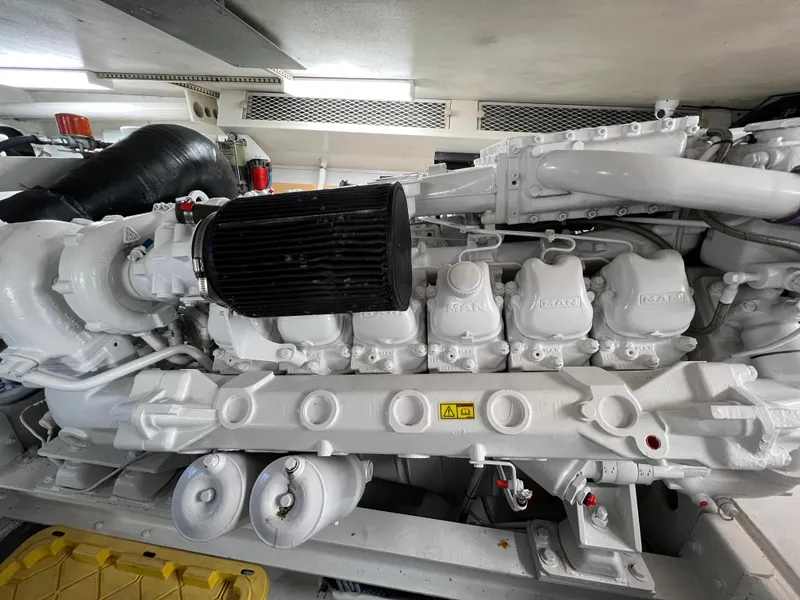 Slide: The Image of Viking 58 Enclosed Bridge 2000 - 63