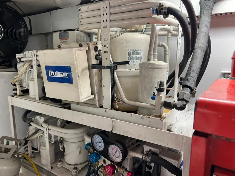 Slide: The Image of Viking 58 Enclosed Bridge 2000 - 66