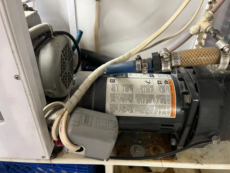 Slide: The Image of Viking 58 Enclosed Bridge 2000 - 68