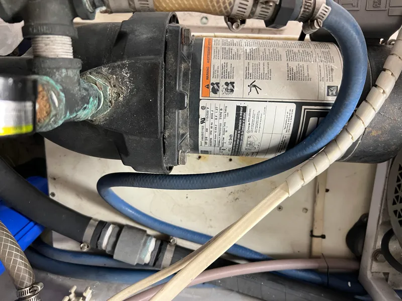 Slide: The Image of Viking 58 Enclosed Bridge 2000 - 69