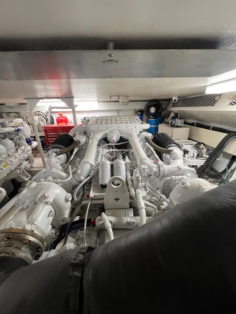 Slide: The Image of Viking 58 Enclosed Bridge 2000 - 77