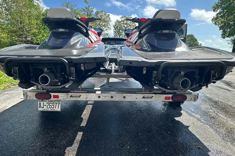 Slide: The Image of 2019 Yamaha WaveRunner VX Cruiser HO jet skis on a trailer, rear view. - 16