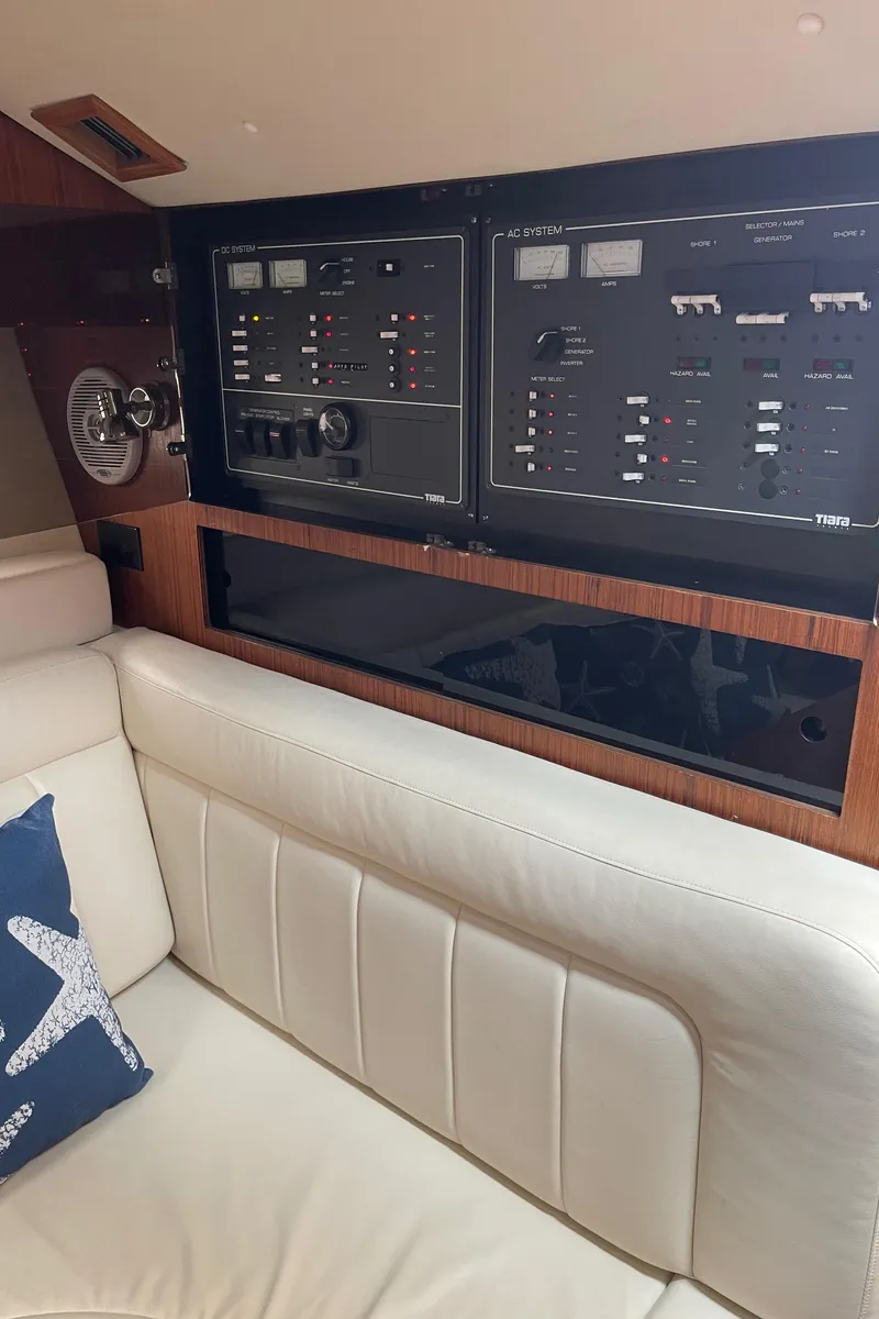 Slide: The Image of Tiara 3500 Open 2003 - 55