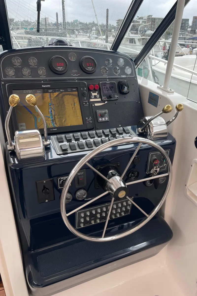 Slide: The Image of Tiara 3500 Open 2003 - 56