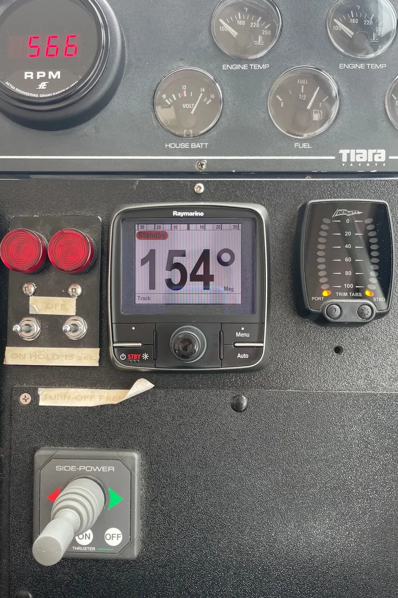 Slide: The Image of Tiara 3500 Open 2003 - 57