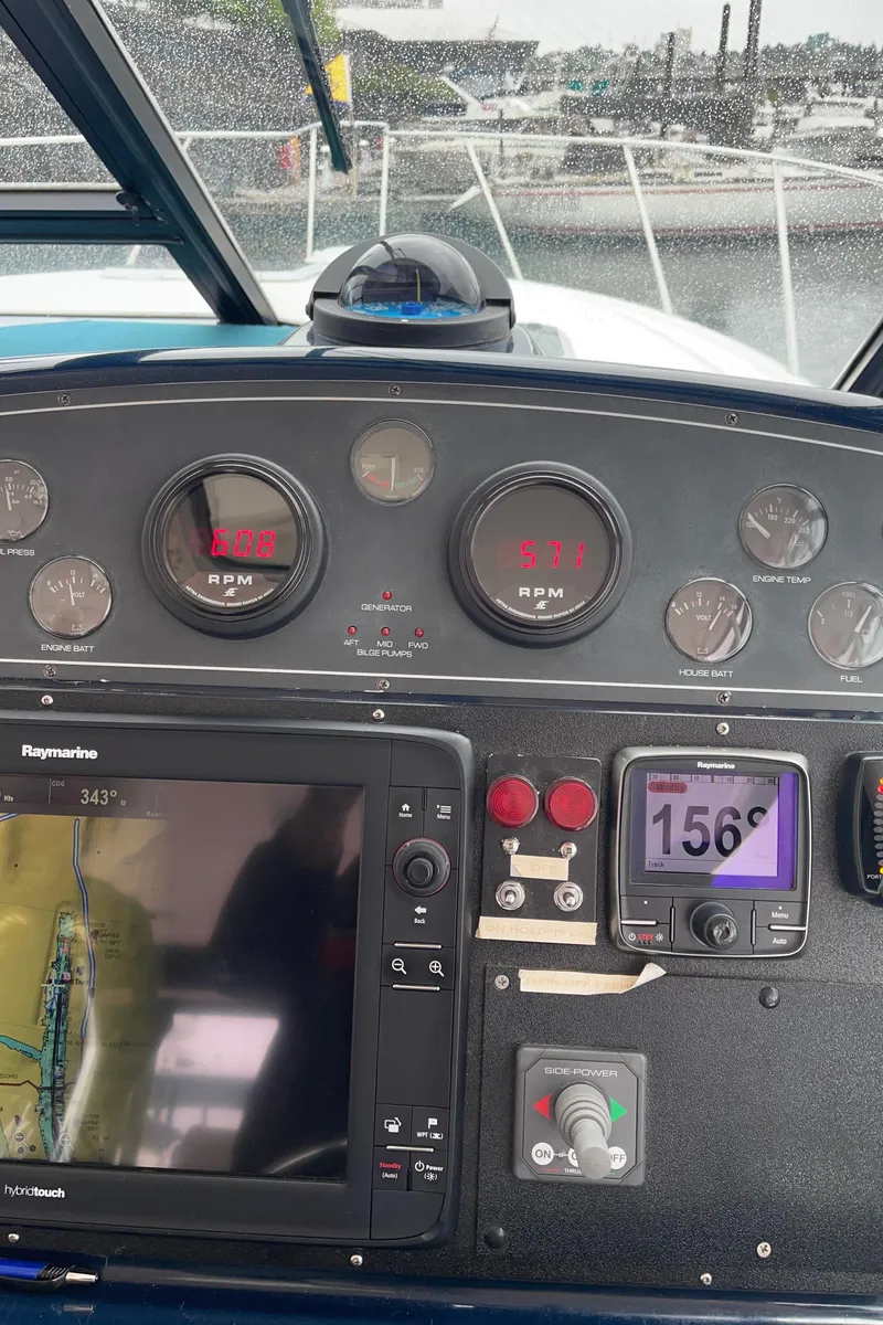 Slide: The Image of Tiara 3500 Open 2003 - 60