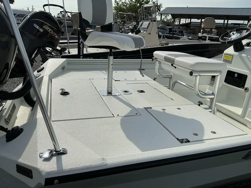 Slide: The Image of Excel Bay Pro 220 220 ELITE 2025 - 10