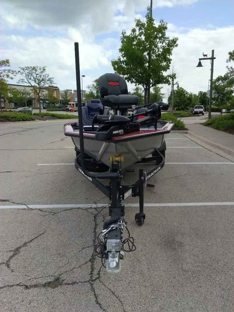 Slide: The Image of Tracker Pro Team 175 2025 - 63