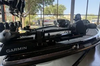 Slide: The Image of 2025 Ranger Z521R Cup-Equipped boat with Garmin technology in showroom. - 14
