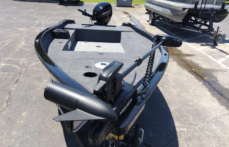 Slide: The Image of Tracker Super Guide V 16 T 2025 - 4