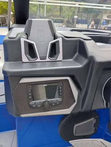 Slide: The Image of Axis Wake Research T220 2025 - 12