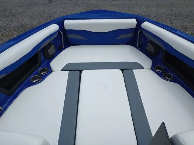 Slide: The Image of Axis Wake Research T220 2025 - 14