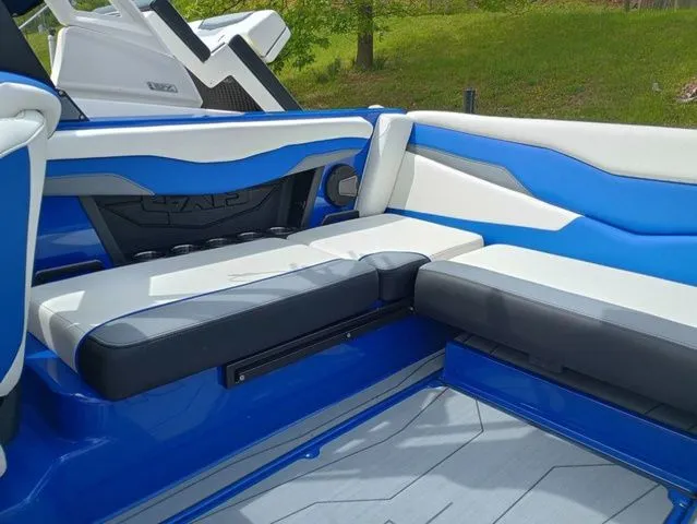 Slide: The Image of Axis Wake Research T220 2025 - 25