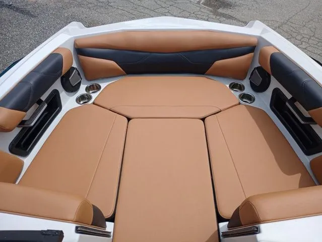 Slide: The Image of Axis Wake Research A20 2025 - 11