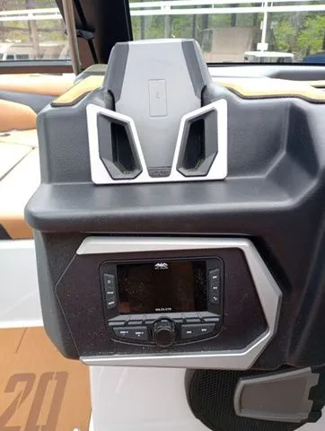 Slide: The Image of Axis Wake Research A20 2025 - 13