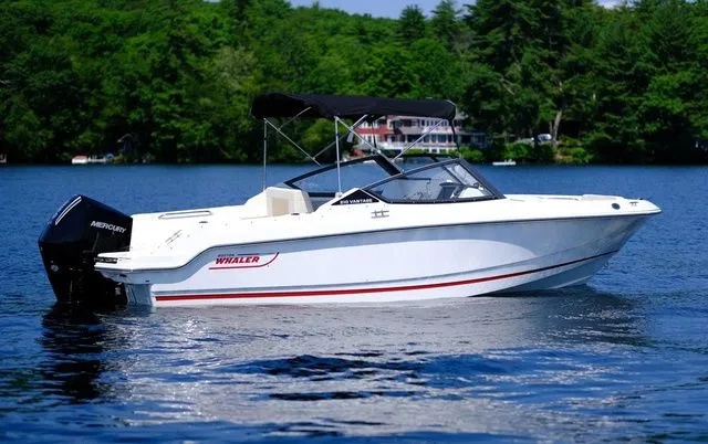 Slide: The Image of Boston Whaler 210 Vantage 2024 - 2
