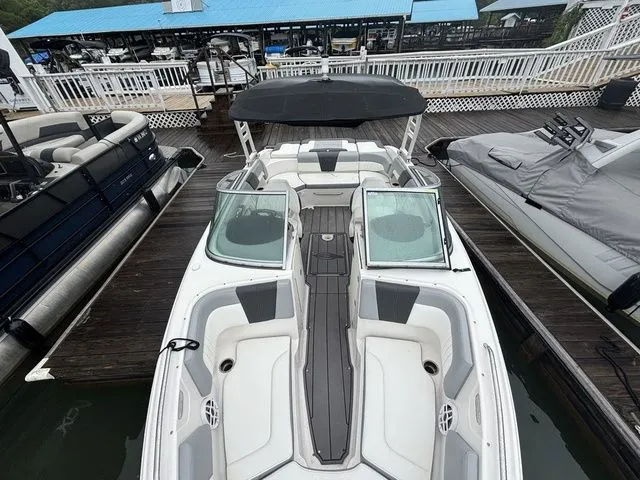 Slide: The Image of Chaparral 23 SSi 2023 - 12