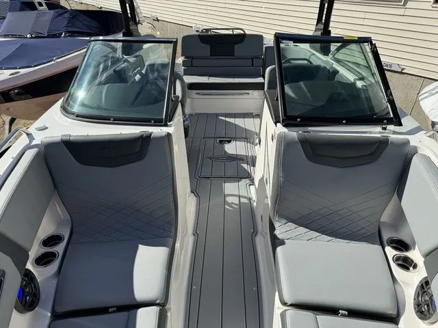 Slide: The Image of Chaparral 247 SSX 2025 - 30