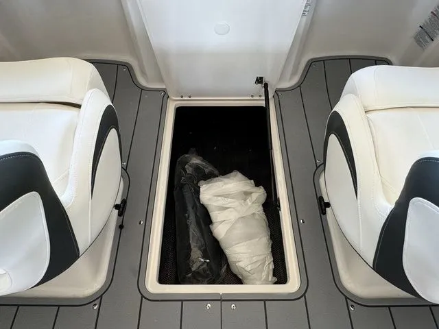 Slide: The Image of Chaparral 21 SSi 2025 - 15