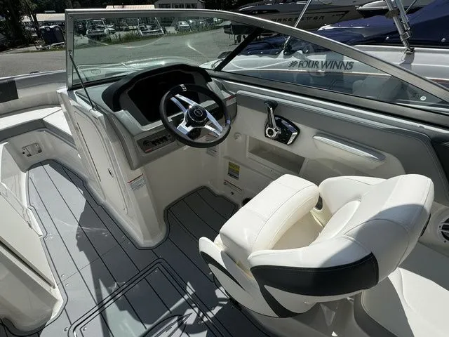 Slide: The Image of Chaparral 23 SSi 2025 - 16