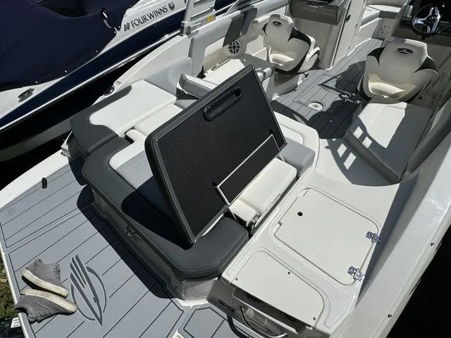 Slide: The Image of Chaparral 23 SSi 2025 - 7