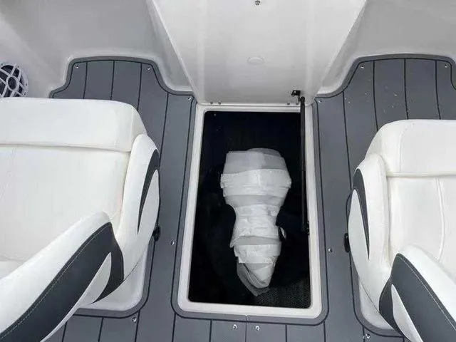 Slide: The Image of Chaparral 21 SSi 2025 - 4